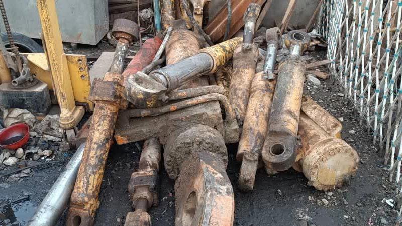 Buying stock parts of mining industrial road construction machinery and bulldozers