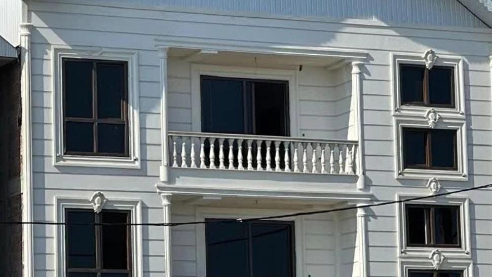 The best door and window manufacturer in Razvanshahr