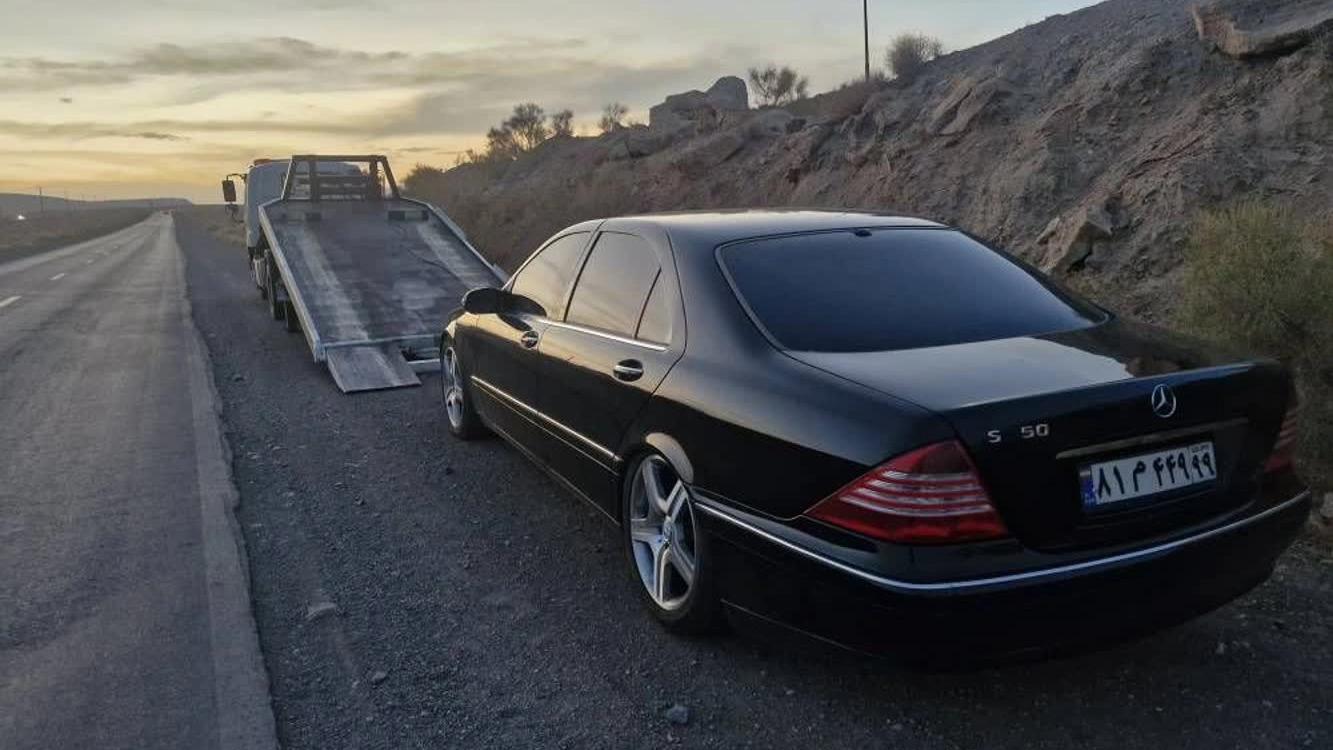 Transportation of Benz car from Natanz road to Qom city by car carrier