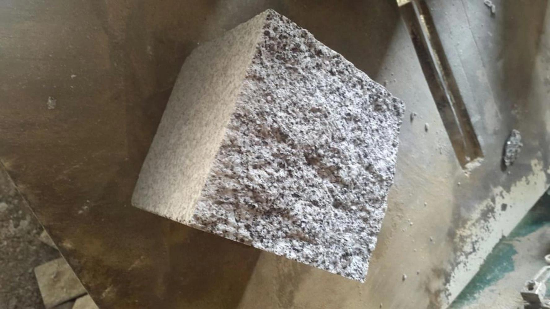 Meşhed inci granit kübik taşın özelliklerinin ve dayanıklılığının incelenmesi