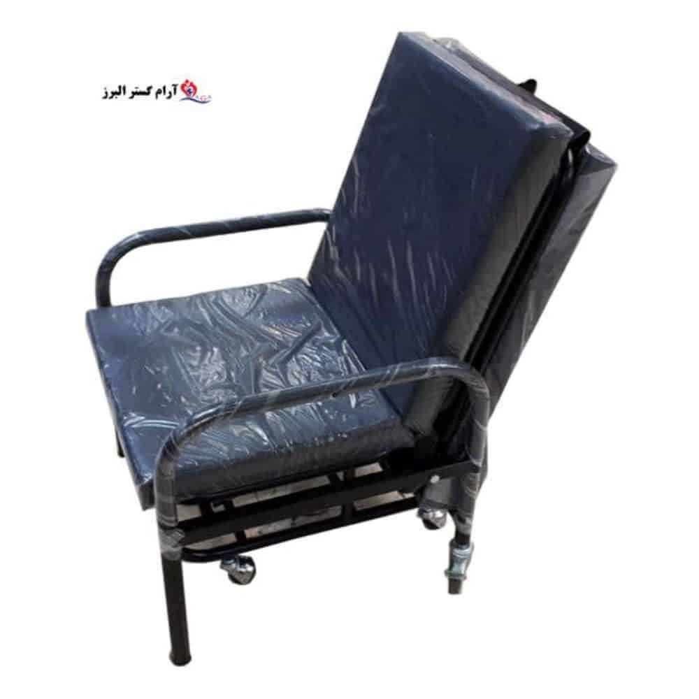 The bedside chair with the sick