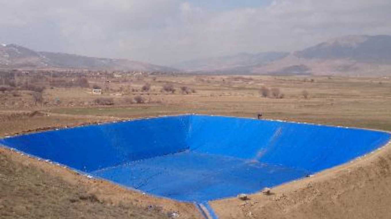 İsfahan ve Ahvaz'da Shirmardi geomembran tarım havuzu inşaatı
