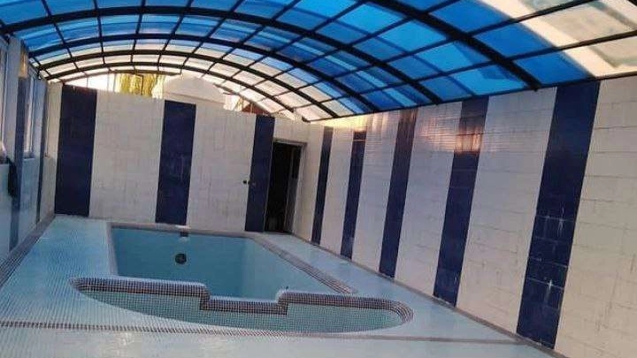 Swimming pool and jacuzzi construction steps Swimming pool and jacuzzi construction steps