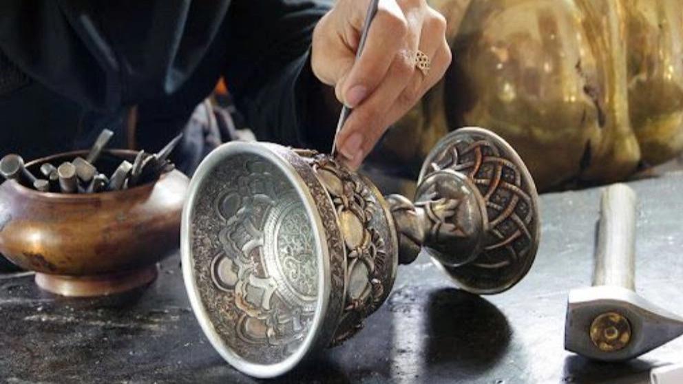 ما هي القضايا التي يجب أن ننتبه إليها عند شراء حاويات الأقلام؟