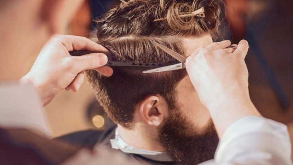 أكاديمية كاراساتش لخدمات التجميل ومدرسة التجميل للرجال في مرند، أذربيجان الشرقية