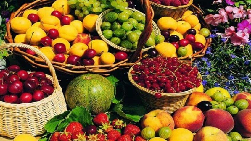 All kinds of summer fruits