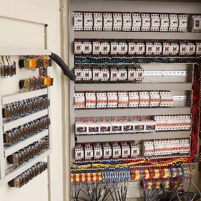 اجرا برق کارخانجات و گلخانه ها اجرا برق کارخانجات و گلخانه ها