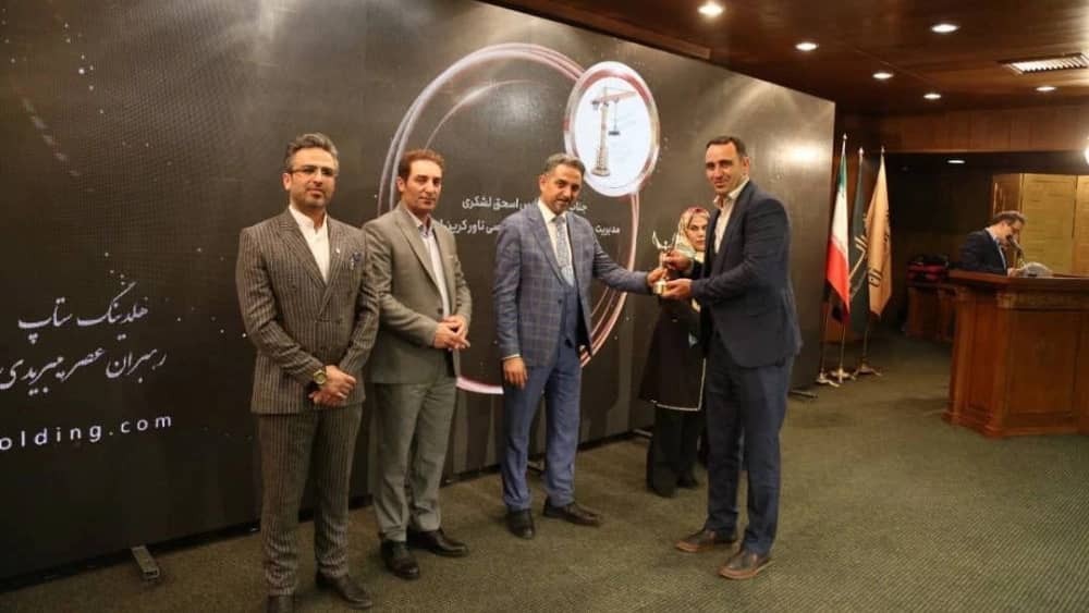 مدیر برتر عصر هیبردی