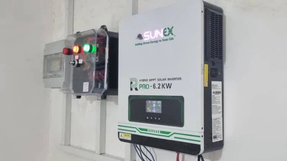 Sunverter or Charger Inverter Sunverter or Charger Inverter