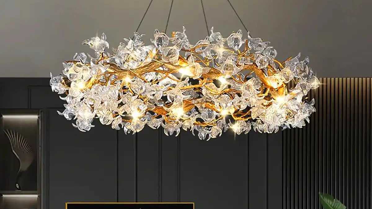Pars Luster Larimian, production, sales and export of Santi chandeliers in Abbas Abad, Tehran
