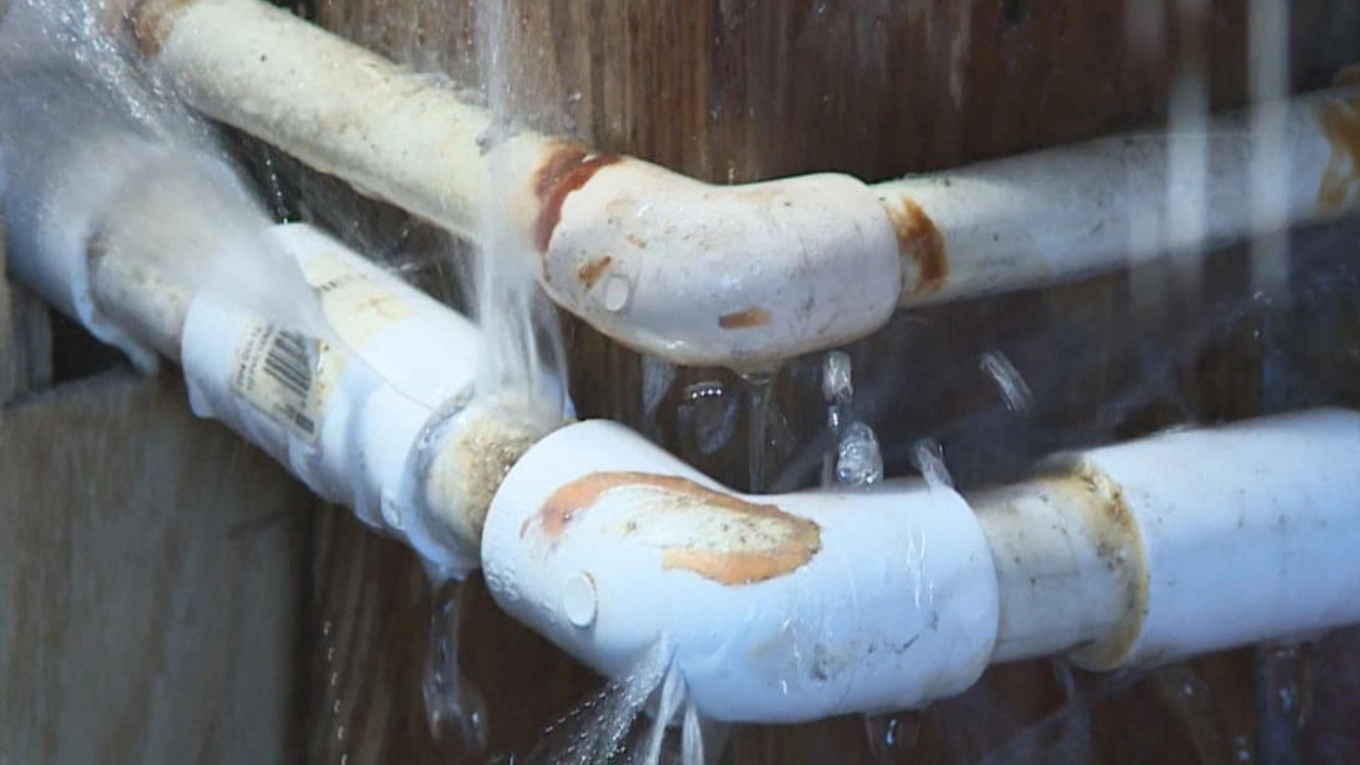 Rules related to leakage and clogging of private and common pipes
