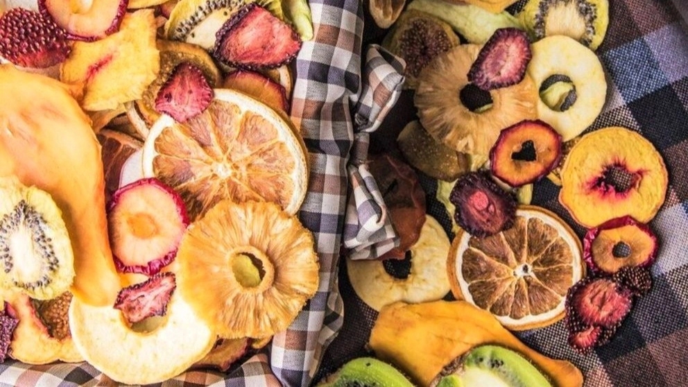 Wholesale sale of dried apples and dried fruits of Asha in Selmas, West Azerbaijan
