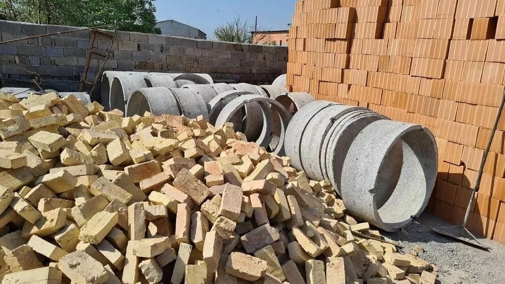 What are the fields of activity of the construction clinic?
