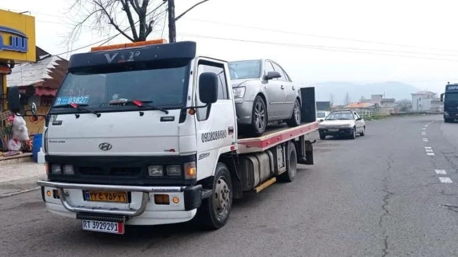 Rasht Qazvin freeway car rescue, Khodrobar Reza in Manjil
