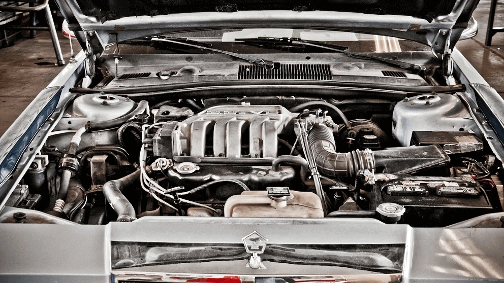 Automobile encyclopedia introducing car engine parts and their application