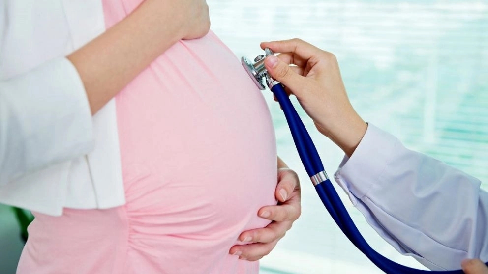 Dr. Fatemeh Qaidi, a surgeon and specialist in obstetrics and gynecology in Varamin