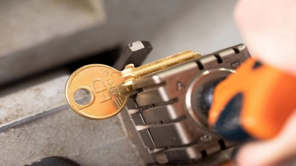 Familiarity with all types of key making devices