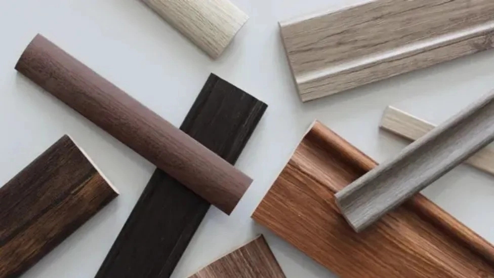 Manufacturer of all kinds of wooden artefacts Sahand Paul Esfandiar in Babylon