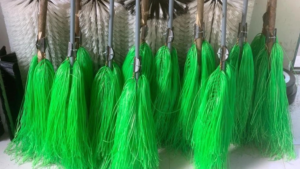 Municipal carpet sweeper
