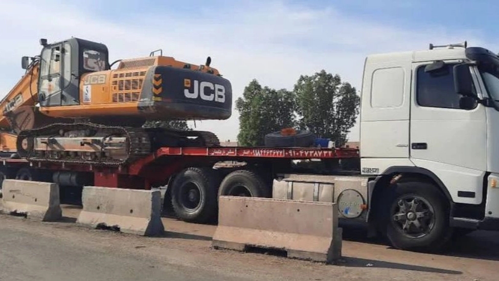 Transportation of back-breaking traffic loads Afshar in Hamadan