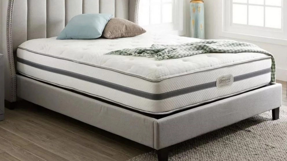 Royal and Roya store, producing and selling mattresses and full sleep service in Rasht