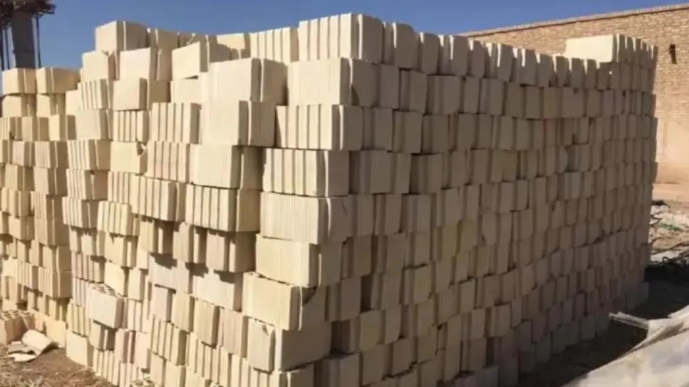 Production, distribution and sale of wall bricks and pottery of Barzegar in Zahedan, Sistan and Baluchistan