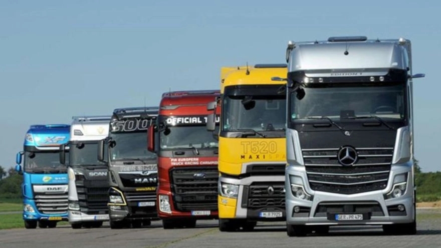 Rafsanjan Diesel heavy truck buying and selling exhibition in Kerman