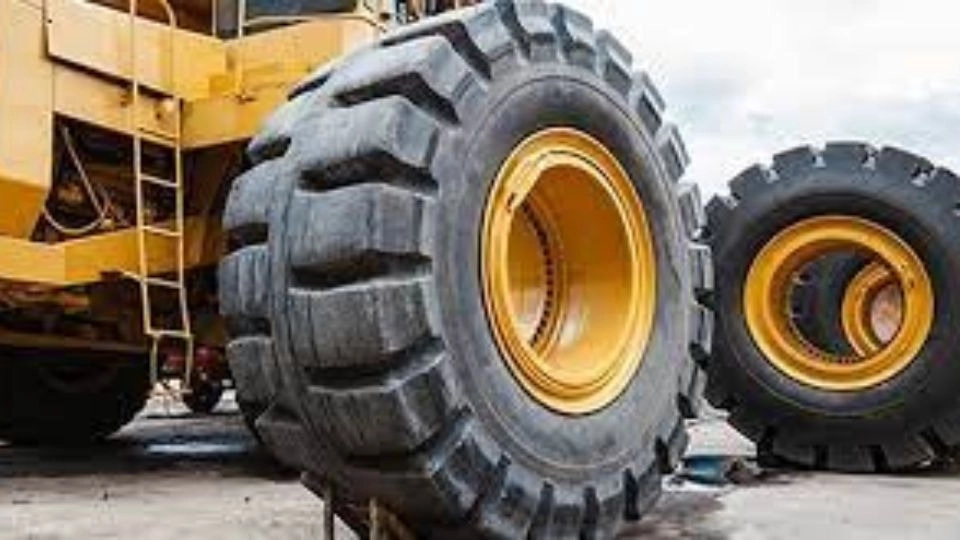 Mineral Rasouli tire repairs and super-heavy heavy road construction in Tehran