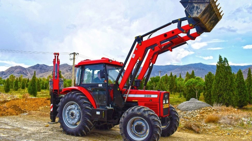 Types of tractor shovels in terms of installation