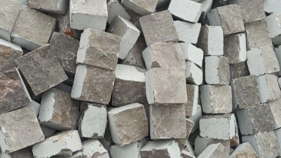 Sale of polished rubble and colored sand in Karaj