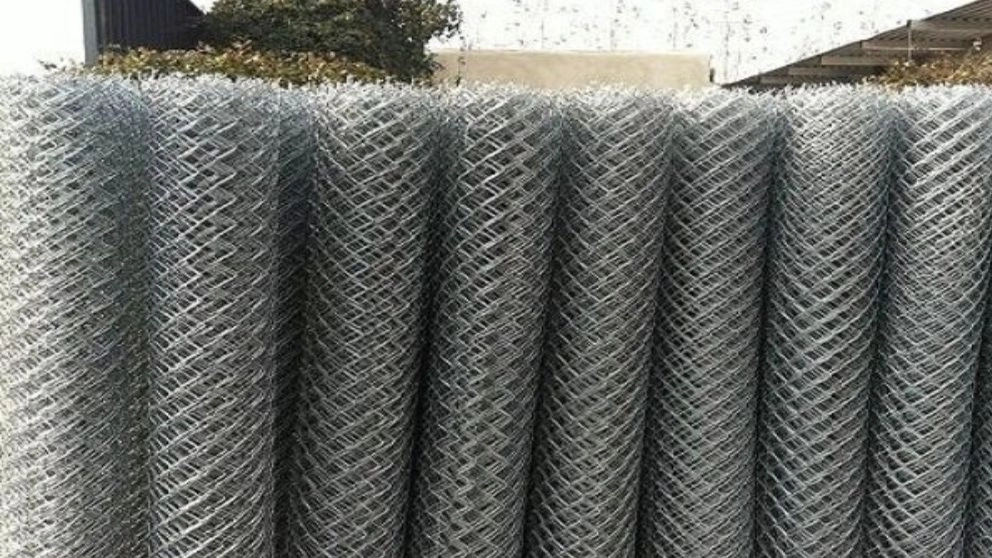 Production and sale of Faji fences and nets in Rabat Karim, Tehran