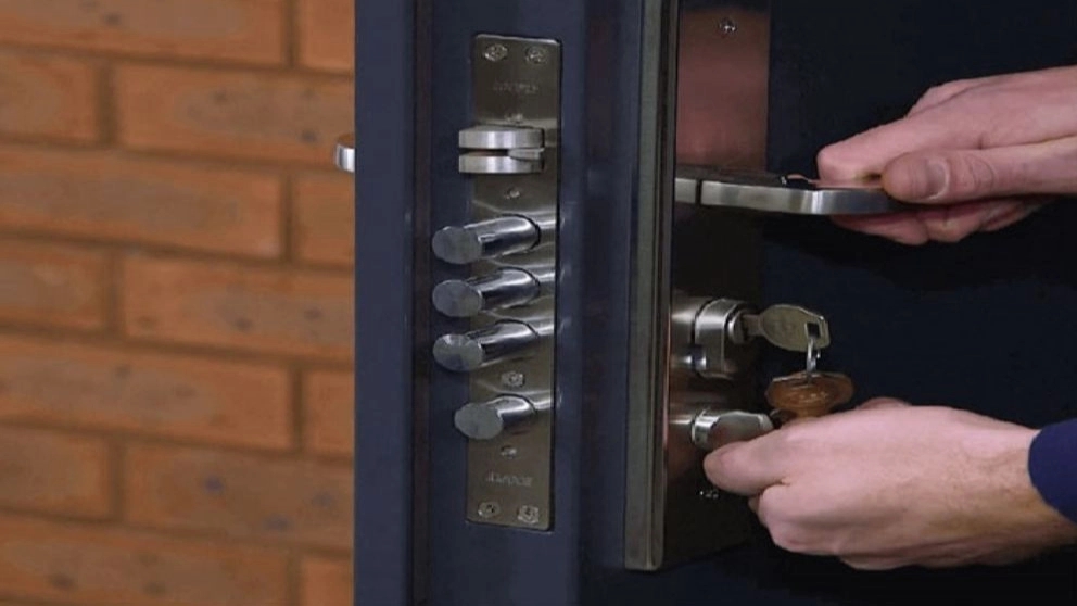 Anti-theft door lock