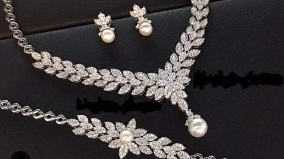 Kian Zar, selling gold and semi-set jewelry and bridal services in Rasht