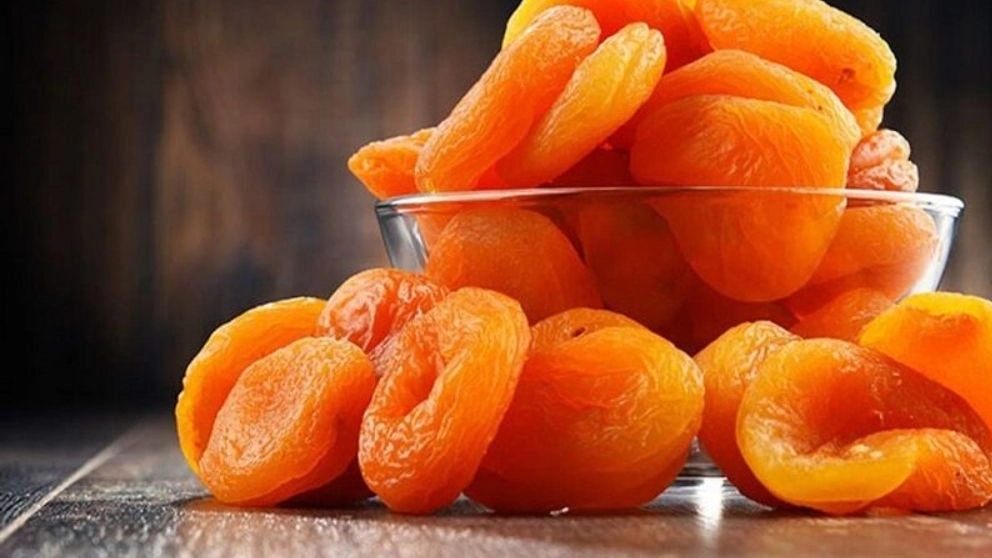 Dried apricots and Qaisi leaves in Tabriz