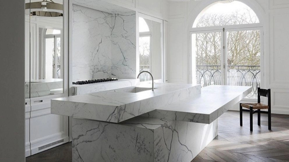 The difference between travertine and marble