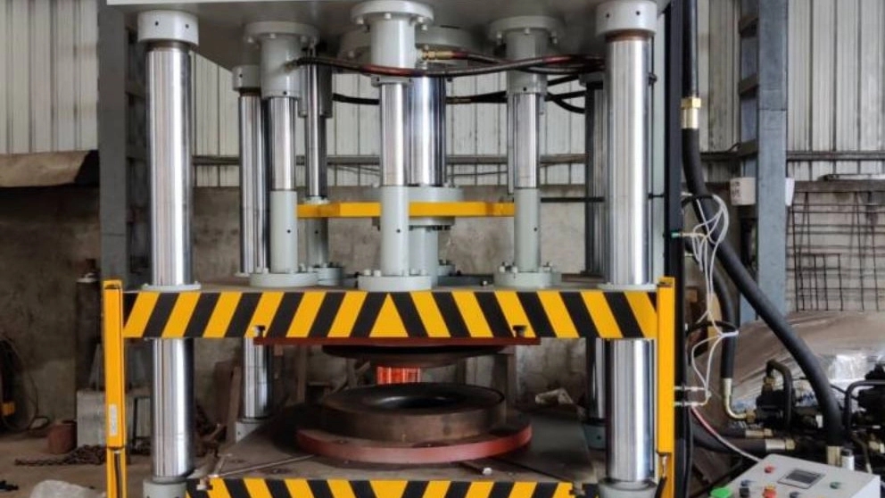 Types of hydraulic press machines