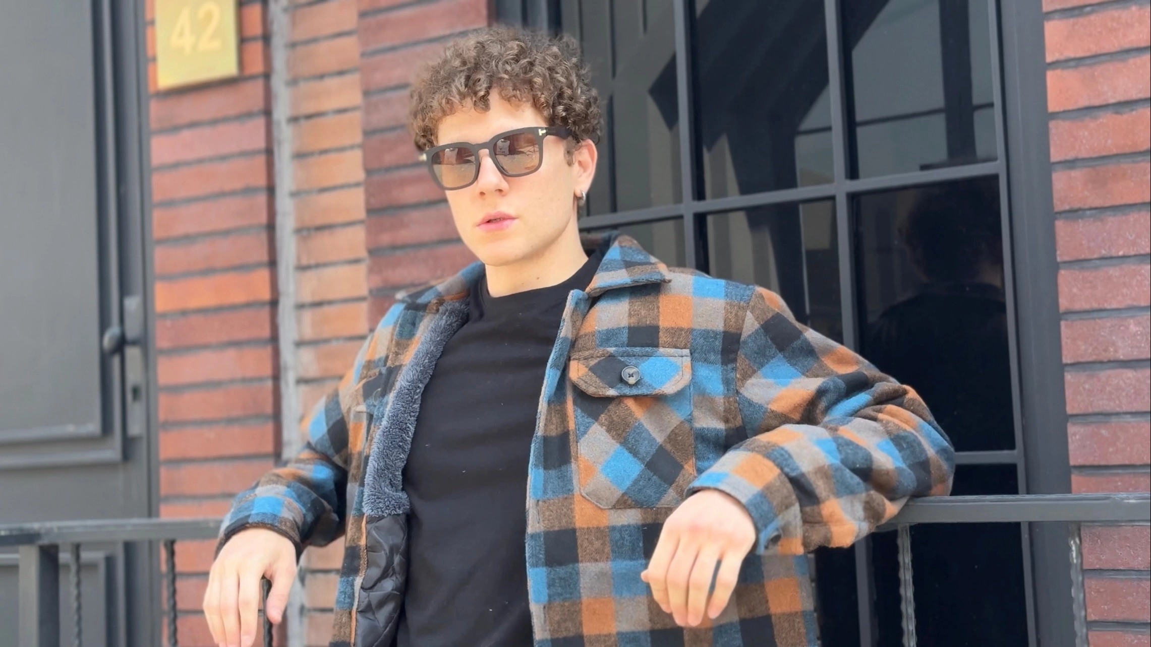 Pazo clothing, designer and manufacturer of men's clothing in Tehran