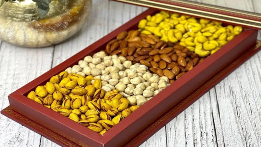 Selling quality nuts in Bandar Abbas
