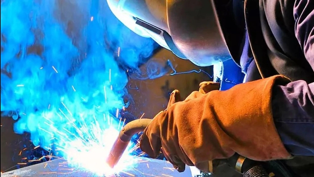 Welding training with an international degree in Karaj