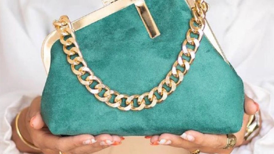 Wholesale sale of bags and shoes