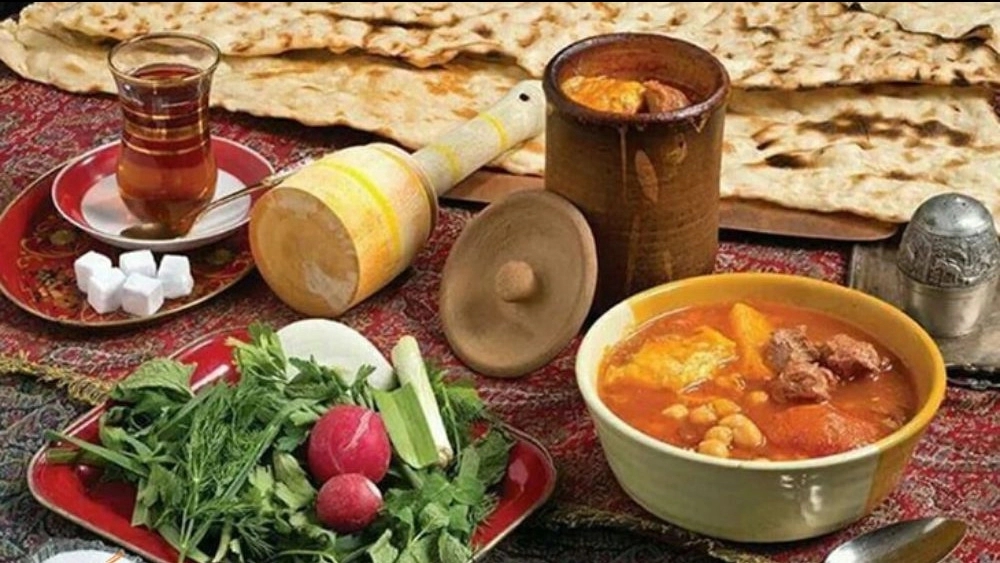 Elyar traditional dining room, serving a variety of traditional dishes and live music in Tabriz