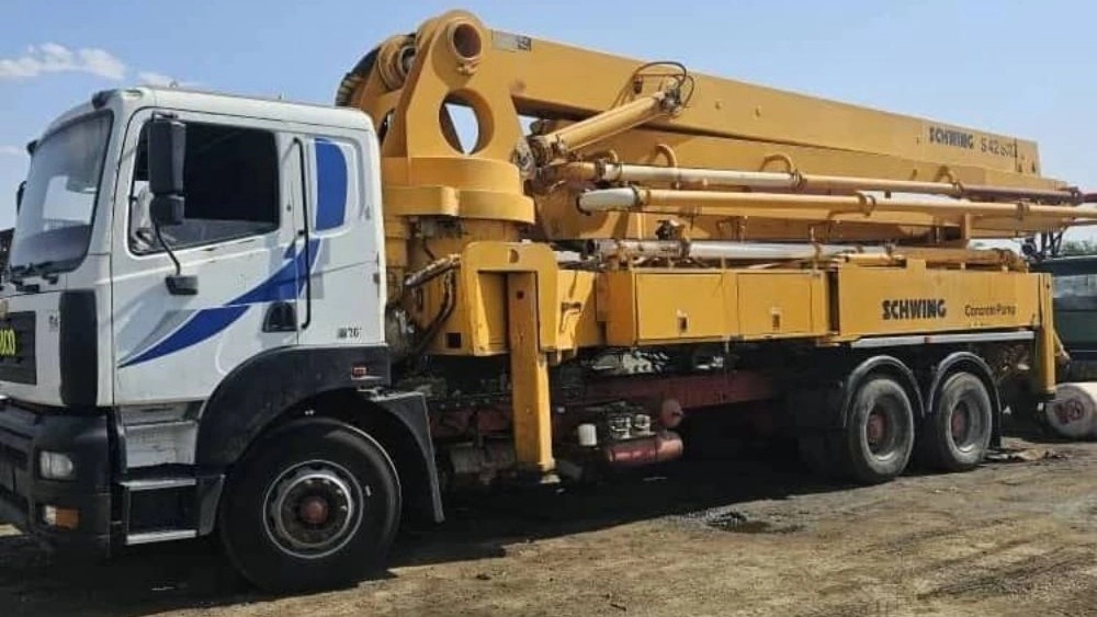 Hydromechanic Industrial Group, repair of truck mixer concrete mast pump in Chahardangeh, Tehran