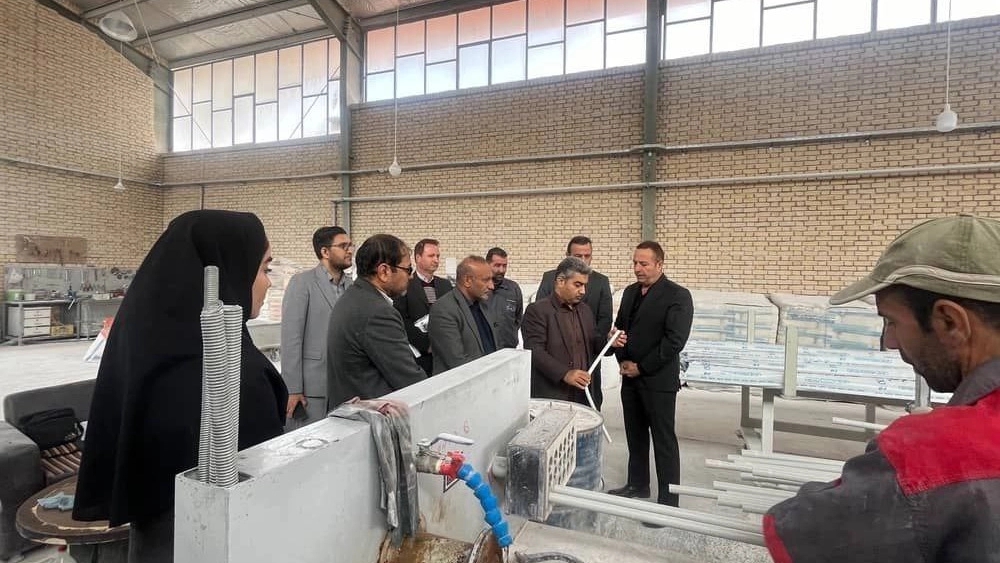 بازدید فرماندار و ریاست محترم صنعت و معدن چناران و گروهی از تجار و کسبه بازار