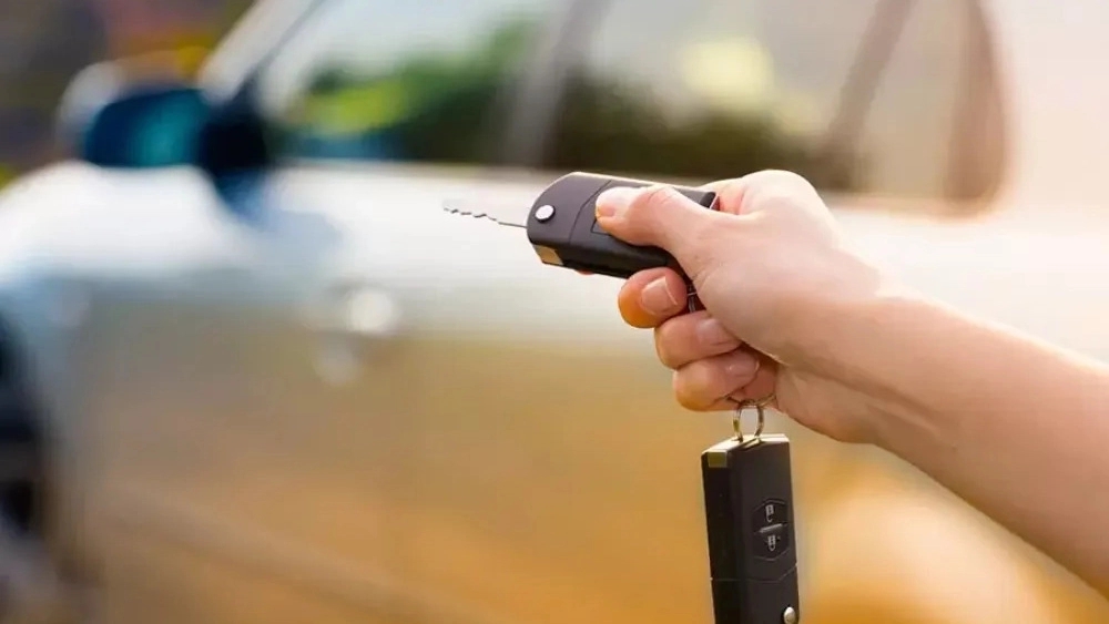 System market store, sale of protective audio and car monitor in Karaj