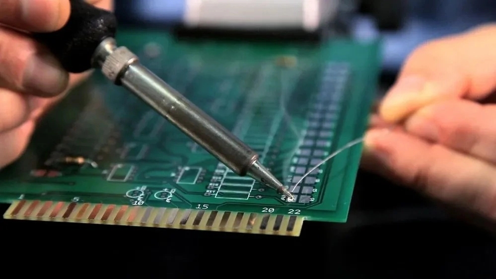 Ray Shid Sanat Company, Production and Assembly of Electronic Board Parts in Shiraz