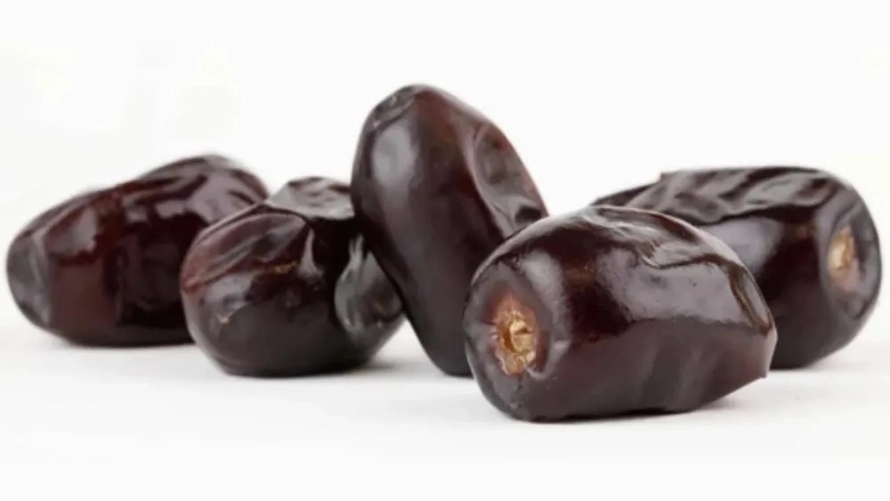 Black dates store, export and sale of additional dates in Bam