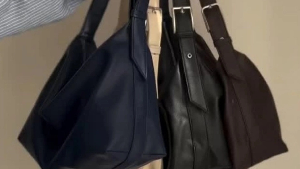 Babel bag store, selling all kinds of bags and shoes in Babel