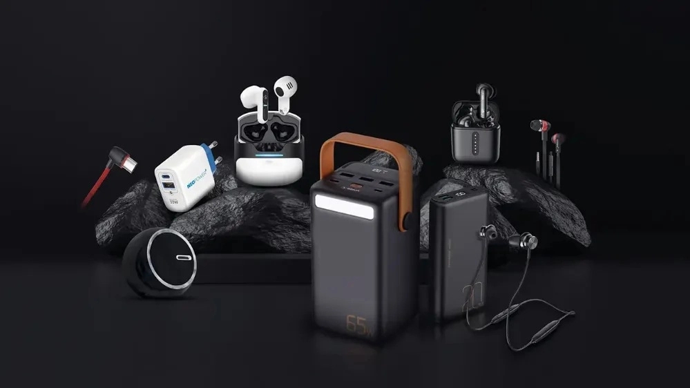 M Zshop, selling all kinds of mobile accessories in Gorgan