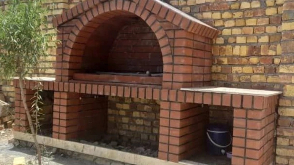 Traditional Ahmadi architect, implementation and construction of traditional hut and arch in Arak