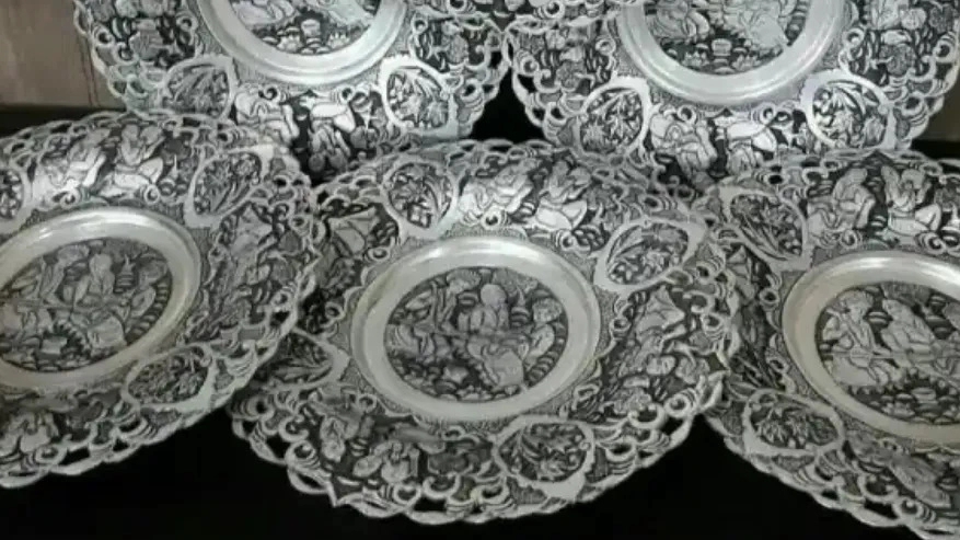 The best workshop for making silverware in Isfahan